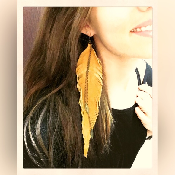 New Handmade Genuine Leather Accent Earring Feather Long Chunky Statement Piece - Picture 2 of 2